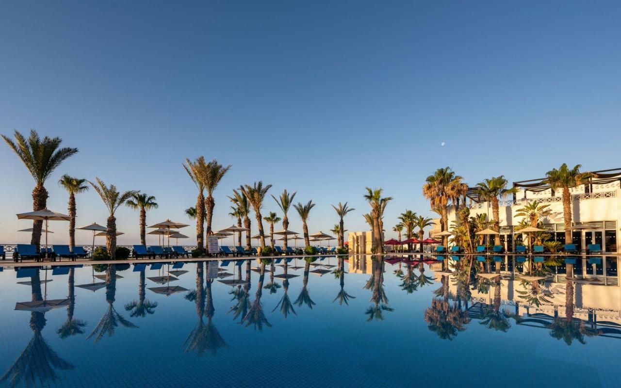 Radisson Blu Resort & Thalasso Hammamet Exterior foto The resort's main pool