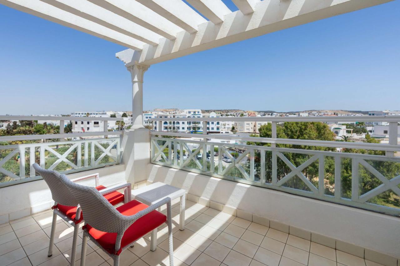 Radisson Blu Resort & Thalasso Hammamet Exterior foto A balcony