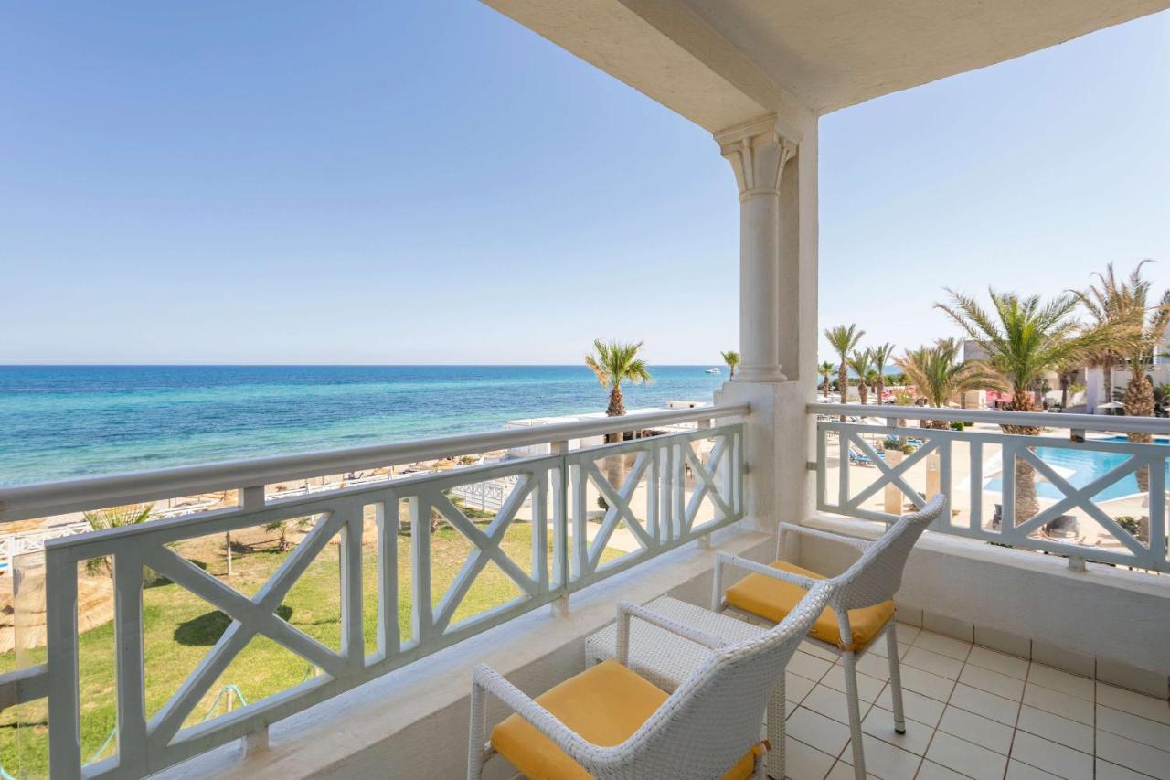 Radisson Blu Resort & Thalasso Hammamet Exterior foto Balcony of a hotel room