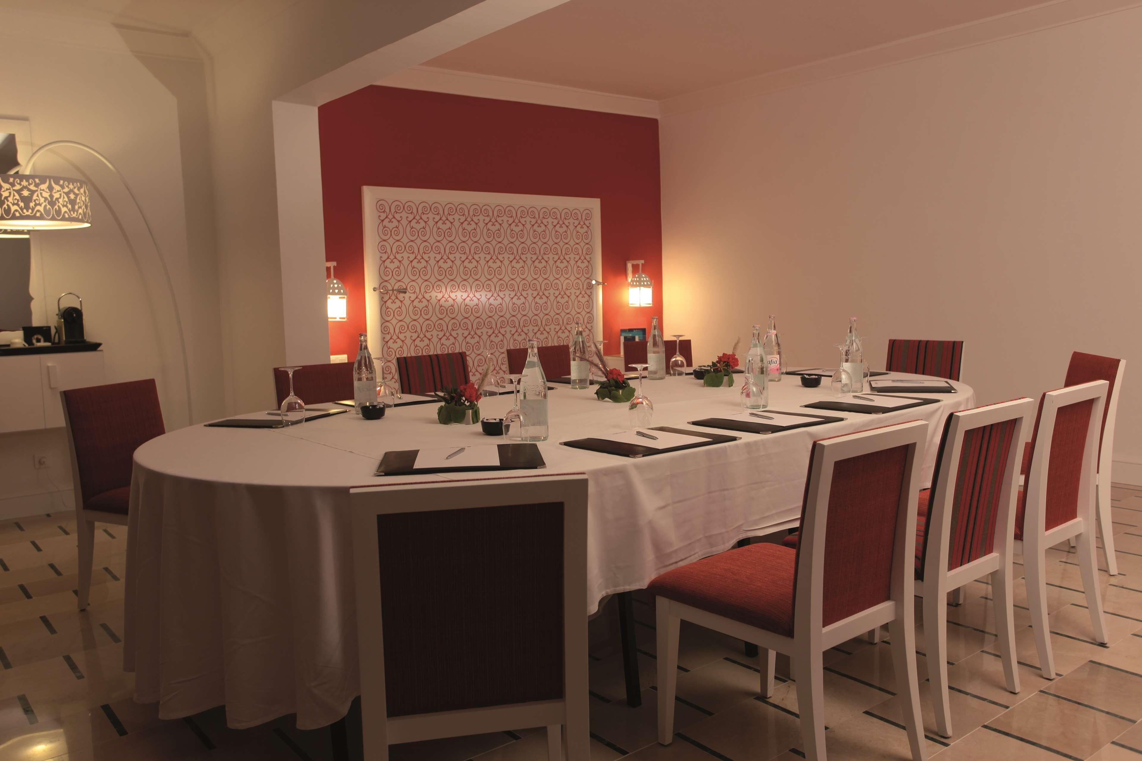 Radisson Blu Resort & Thalasso Hammamet Exterior foto A restaurant in the hotel