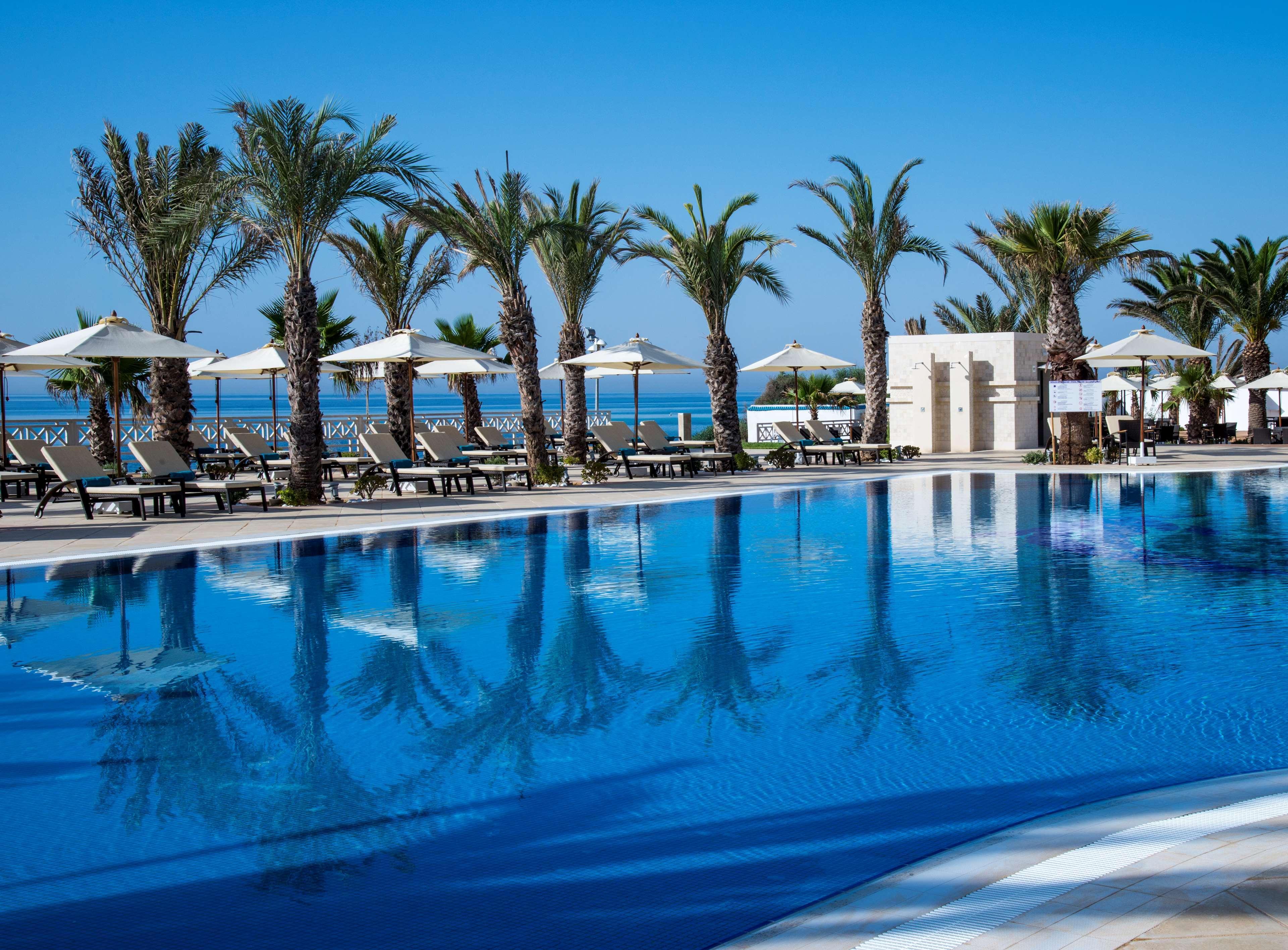 Radisson Blu Resort & Thalasso Hammamet Exterior foto The pool at the Royal Mirage