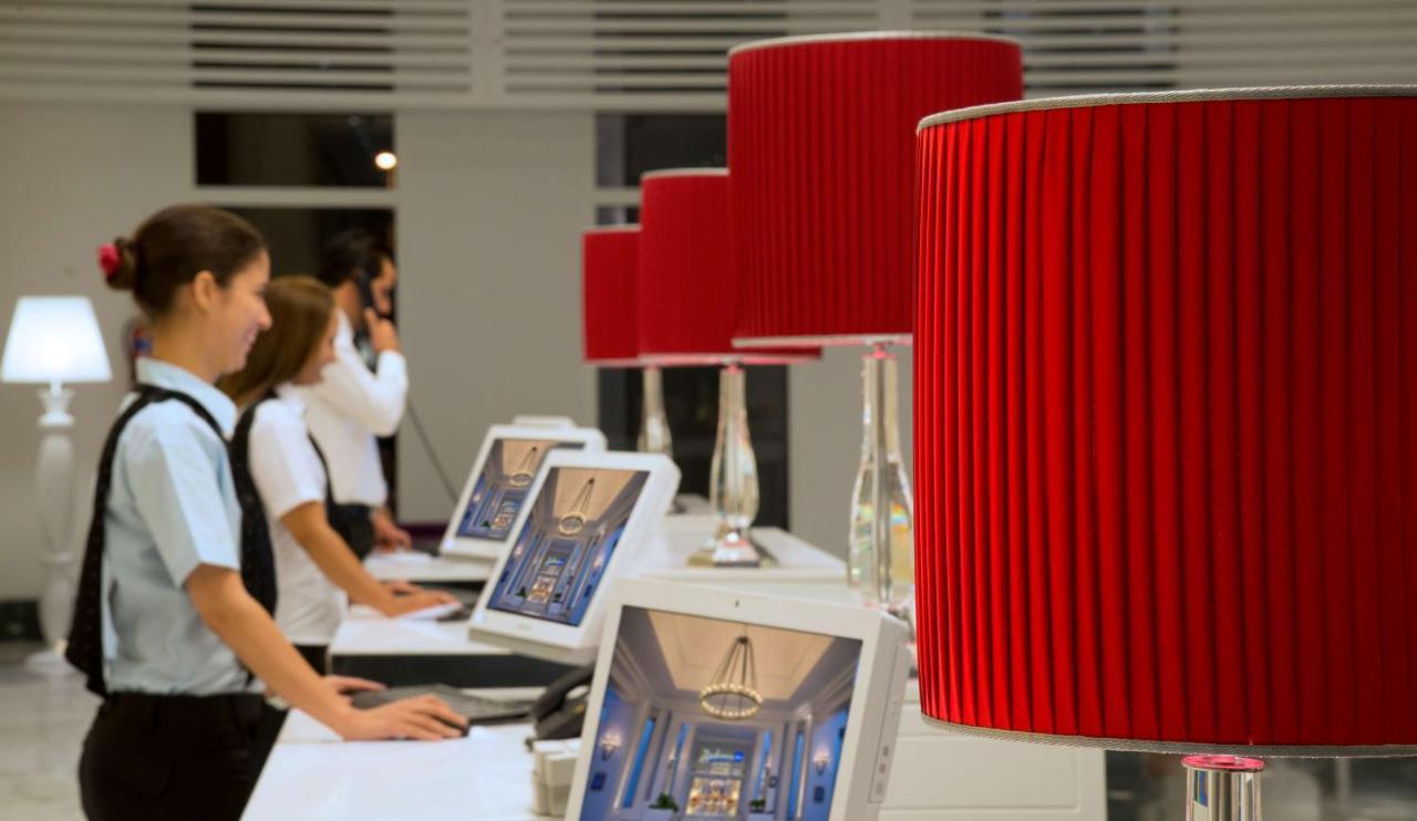 Radisson Blu Resort & Thalasso Hammamet Exterior foto Students working on a project